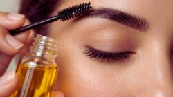 Daily Castor Oil Use Can Gradually Improve Lash Length and Eyebrow Thickness Naturally