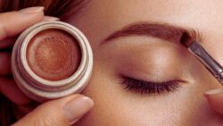Homemade Eyebrow Gel Made With Aloe and Cocoa Gives Natural Hold Without Stiffness