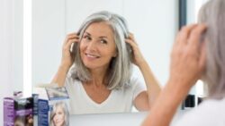 Goodbye to Hair Dyes: Natural Grey Hair Coverage Techniques Suddenly Gaining Widespread Attention