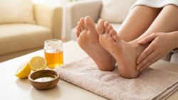 Quick Ways to Heal Dry Cracked Heels at Home Using Safe and Effective Kitchen Ingredients
