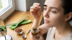 Homemade Eyebrow Gel Using Aloe and Cocoa Creates Soft Natural Hold
